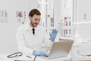 IA et Pathologie : Une Solution à la Surcharge des Médecins ?